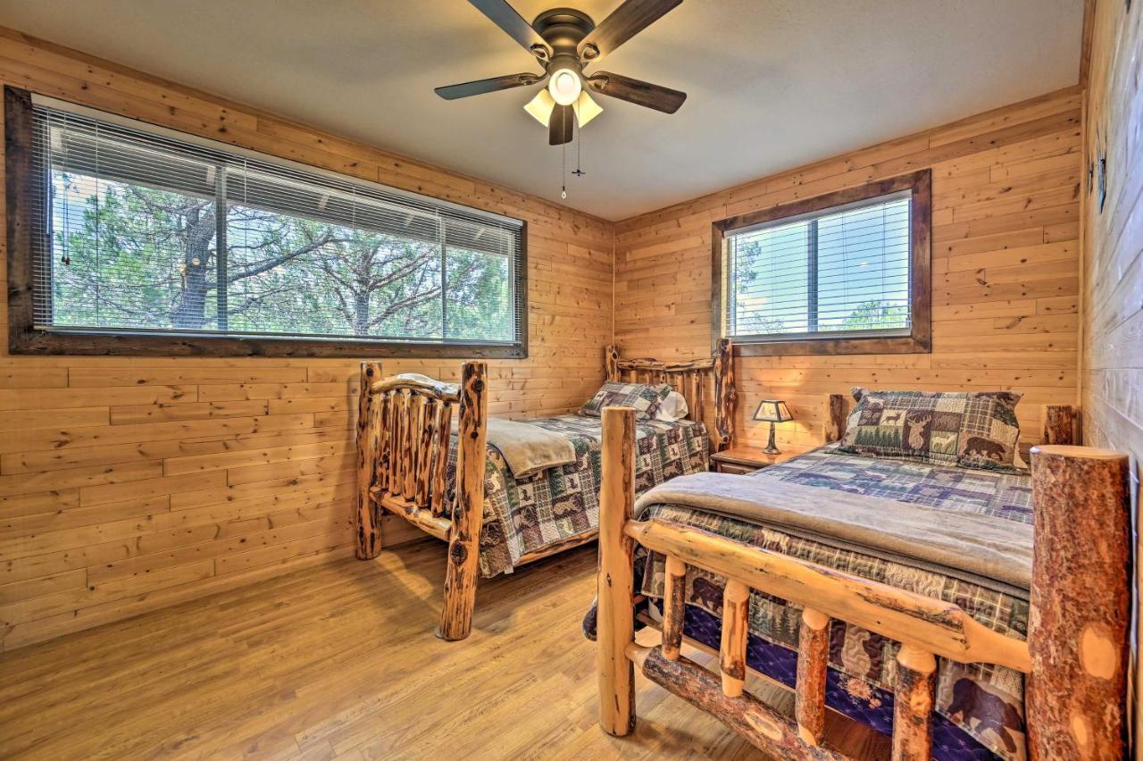 Peaceful Strawberry Cabin Fire Pit And Hot Tub Pine Exterior foto